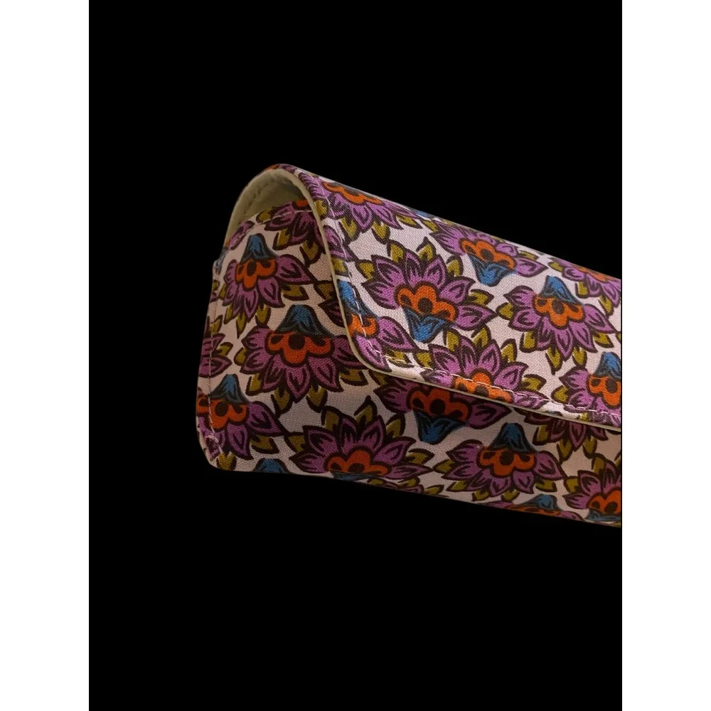 Vera Bradley Hard Eyeglass Case Purple Pink Floral Lotus Magnetic Closure